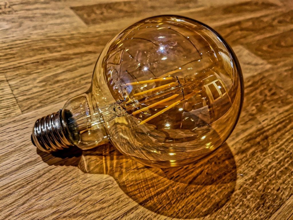 Historische overzicht van LED tuinverlichting met prikspots als esthetische verlichtingselementen in moderne tuinen